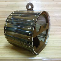 Бутылочница из бамбука на 4 бутылки